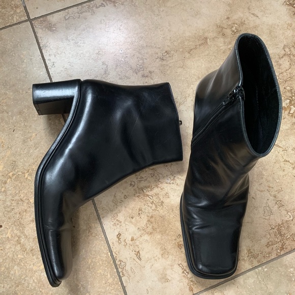 Via Spiga Shoes - VIA SPIGA square toe leather ankle boots size 7.5 womens